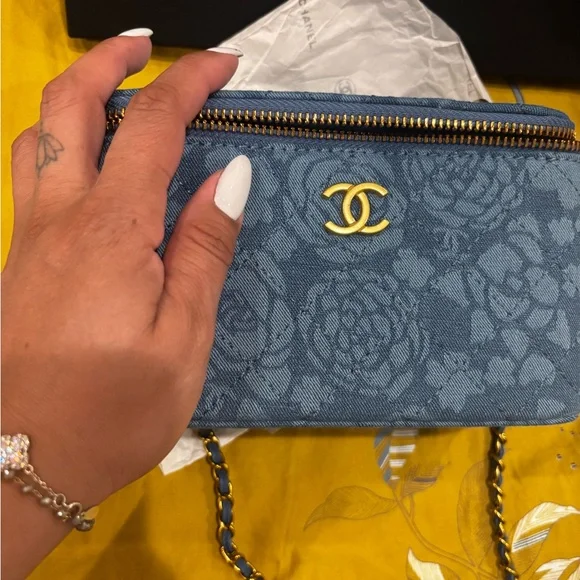 Chanel Makeup line Blue Floral Denim Shoulder Bag with Gold Accents - Picture 14 of 16